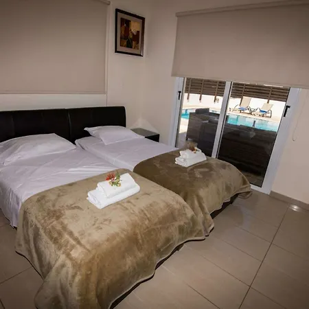 Vila Nissi Crystal *